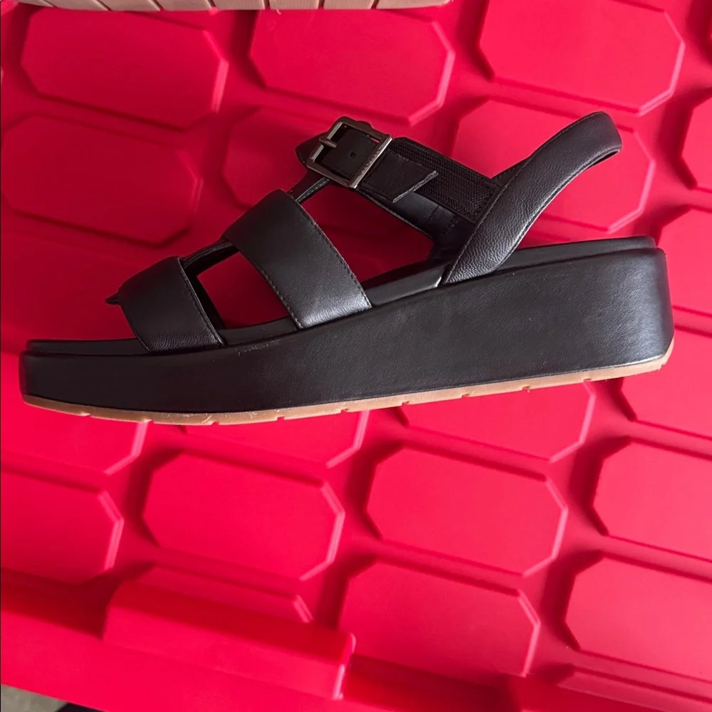Vionic Black Strappy Sandals - Picture 2 of 3